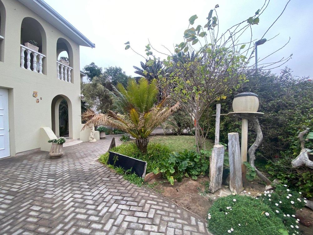 Front Garden / front yard