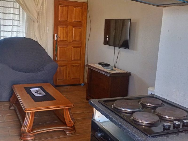 Open-Plan Living in Glenway Estate! - Photo 5