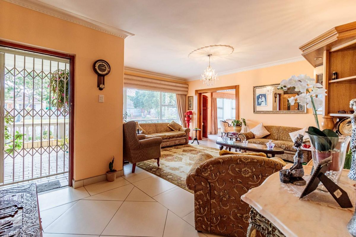 Immaculate Family Home in Westering with Pool, Garden & Ample Space! - Photo 2