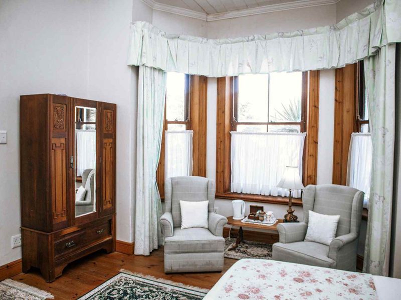 Magnificent Victorian Manor Estate - A Rare Landmark Opportunity! - Photo 8