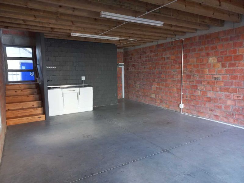Secure unit within commercial business park! - Photo 2