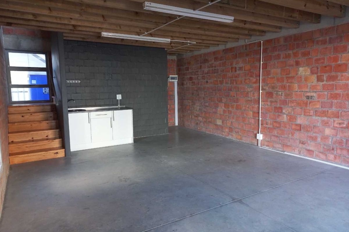 Secure unit within commercial business park! - Photo 2