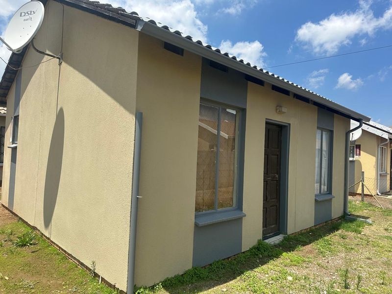 2 Bedroom House For Sale Savanna City - Photo 2