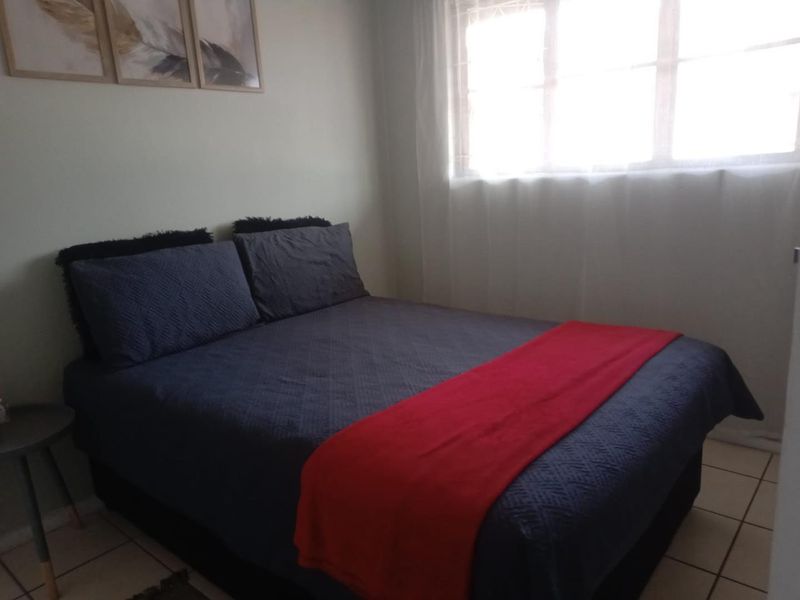 One Bedroom Apartment in Glenwood - Photo 5