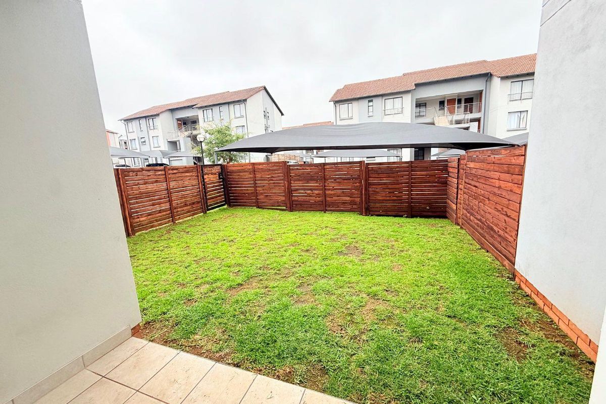 Elegant Living: 3-Bedroom Oasis in Octave Complex - Photo 5