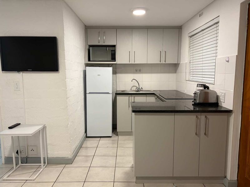 Furnished Two-Bedroom Unit to Rent Close to Stellenbosch University - Photo 2