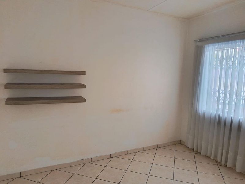 2 Bedroom Flat for sale in Woodhurst - Photo 9