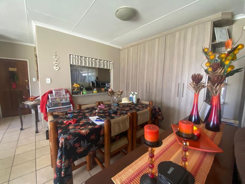 Pet Friendly Simplex for Sale - Photo 9