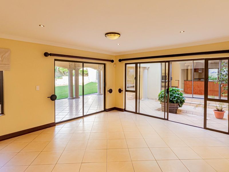 Beautiful 7 bedroom at Dainfern Golf Estate - Photo 10