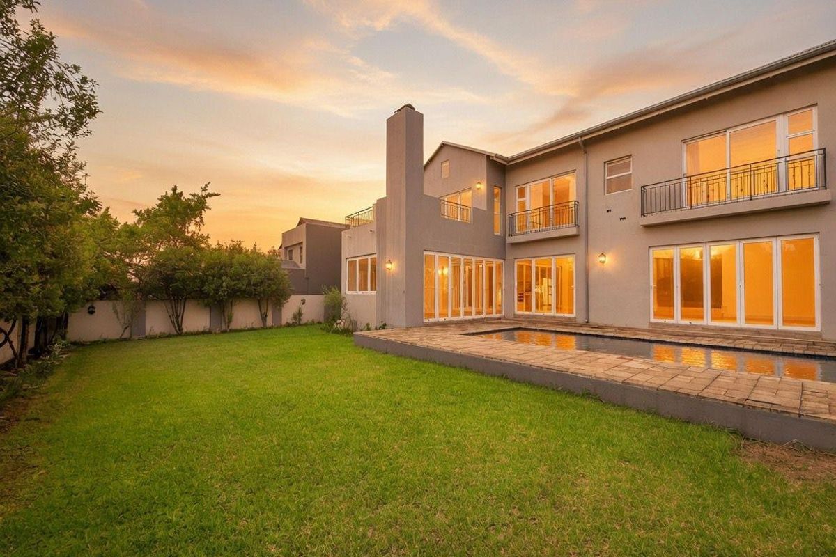 Spacious Family Home In Top Location - Photo 3