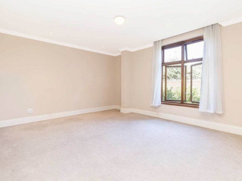 GRAND, STYLISH APARTMENT IN A PRESTIGEOUS MATURE LIFESTYLE COMMUNITY - Photo 4