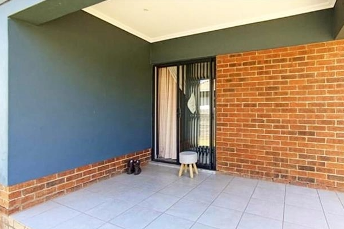 Modern Living, Maximum Security - Photo 2