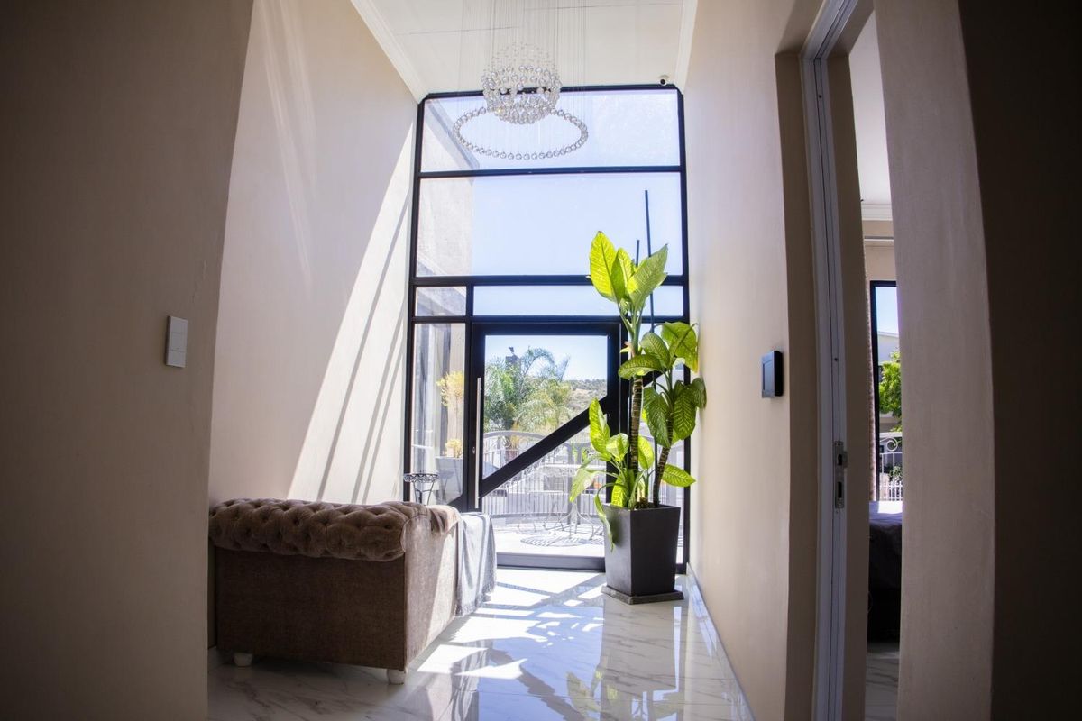 Spacious Family Home on large erf! - Photo 4