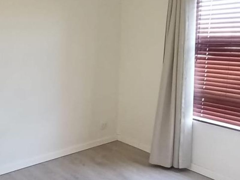 3 Beds Apartment FOR SALE in Pomona. - Photo 8