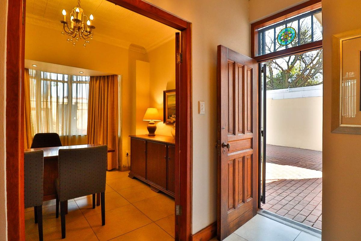 4 BEDROOM HOUSE FOR SALE IN BROOKLYN - Photo 2