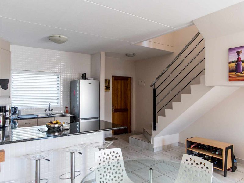 Gorgeous 2 bed, 2 bath apartment for sale in Abbington - Photo 4