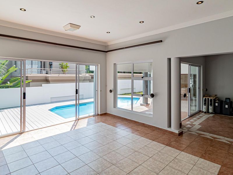 Sophisticated 5 Bedroom Family in Dainfern Golf Estate, Sandton - Photo 10