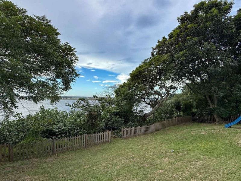 4-Bedroom Waterfront Home with Direct Access to the Golf Course - Photo 6