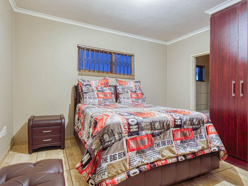 Lovely ground floor pet-friendly unit in secure complex - Photo 10