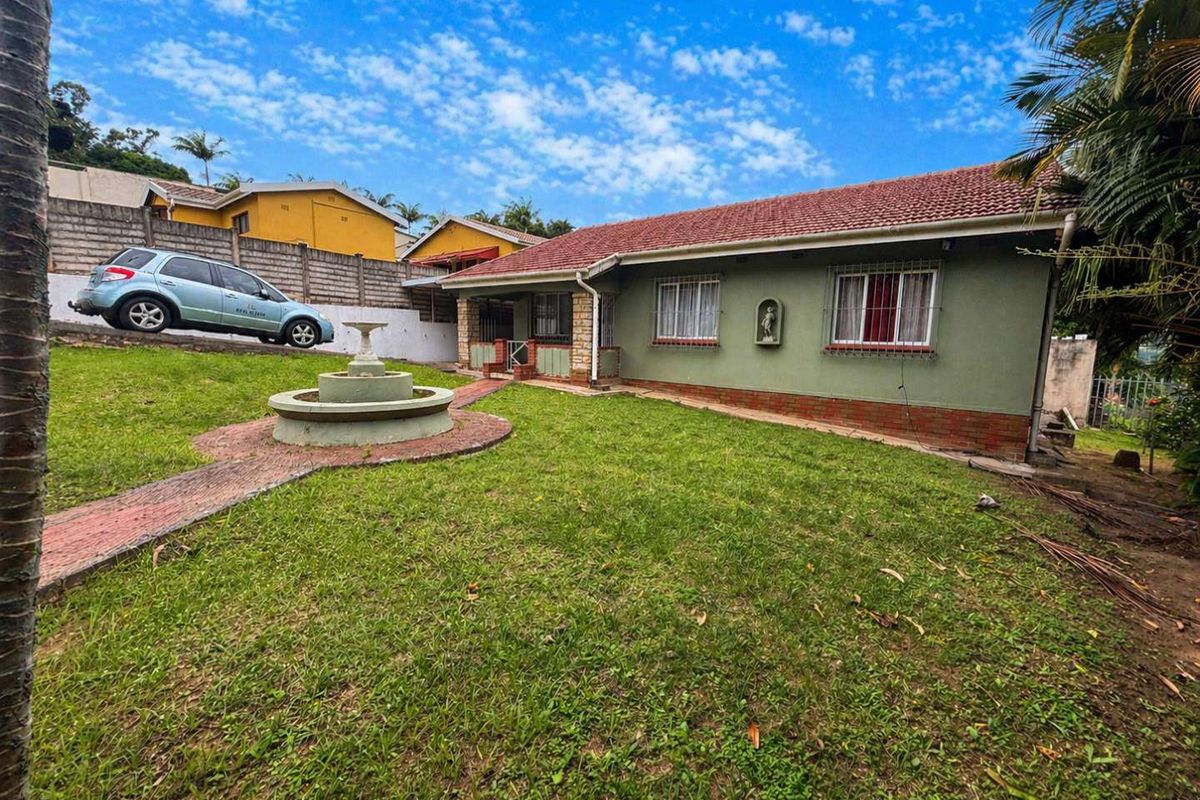 3-Bedroom Family Home with Flatlet for Sale in Escombe – Ideal for Families or Investors - Photo 3