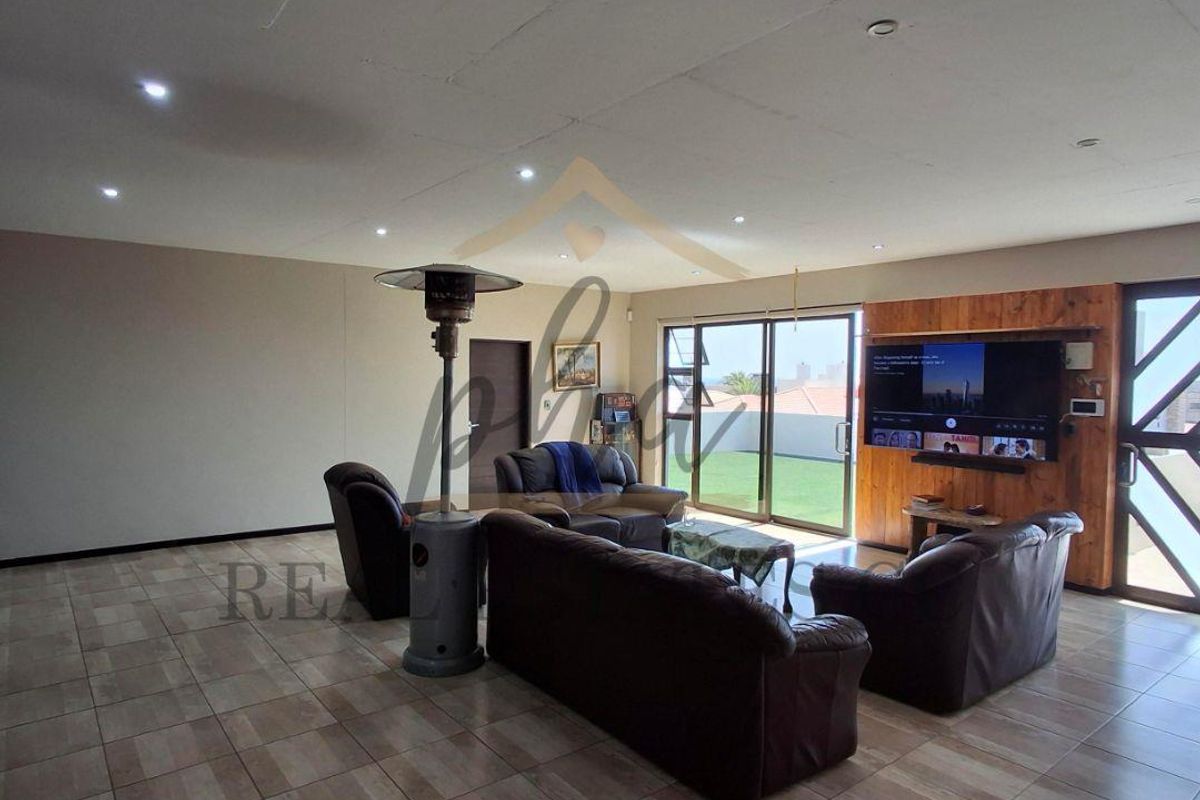Lots of Space!! Sea and Dune Views!!! - Photo 2