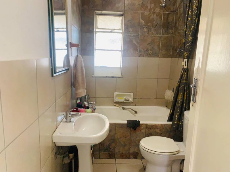 Spacious 3-bedroom house in South Hills, - Photo 10
