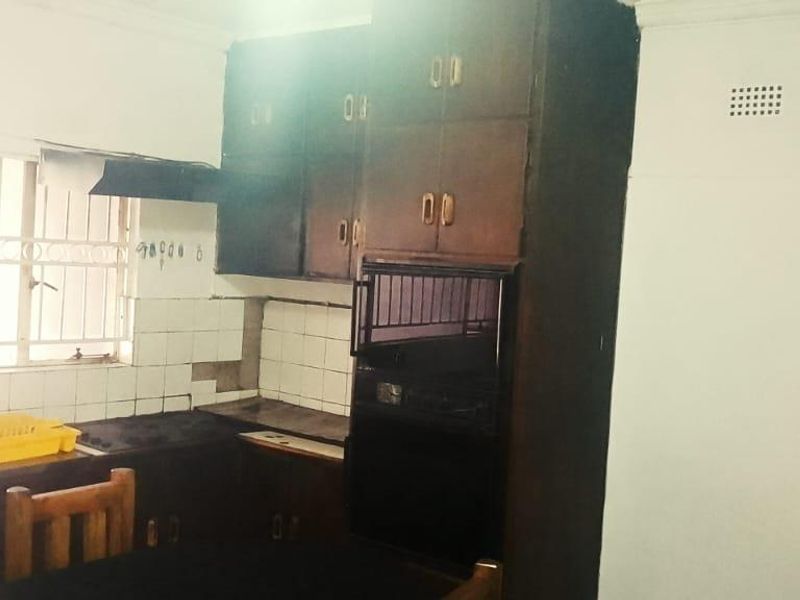 GUESTHOUSE PERFECT AREA.AFFORDABLE PRICE,GREAT INVESTMENT.GOOD PROVIT.CONSIDERABLE INCOME - Photo 10