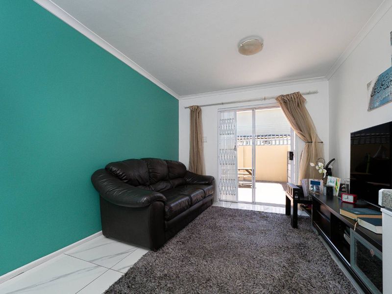 GARLANDALE, 2 BEDS WITH MASSIVE GARDEN - Photo 10