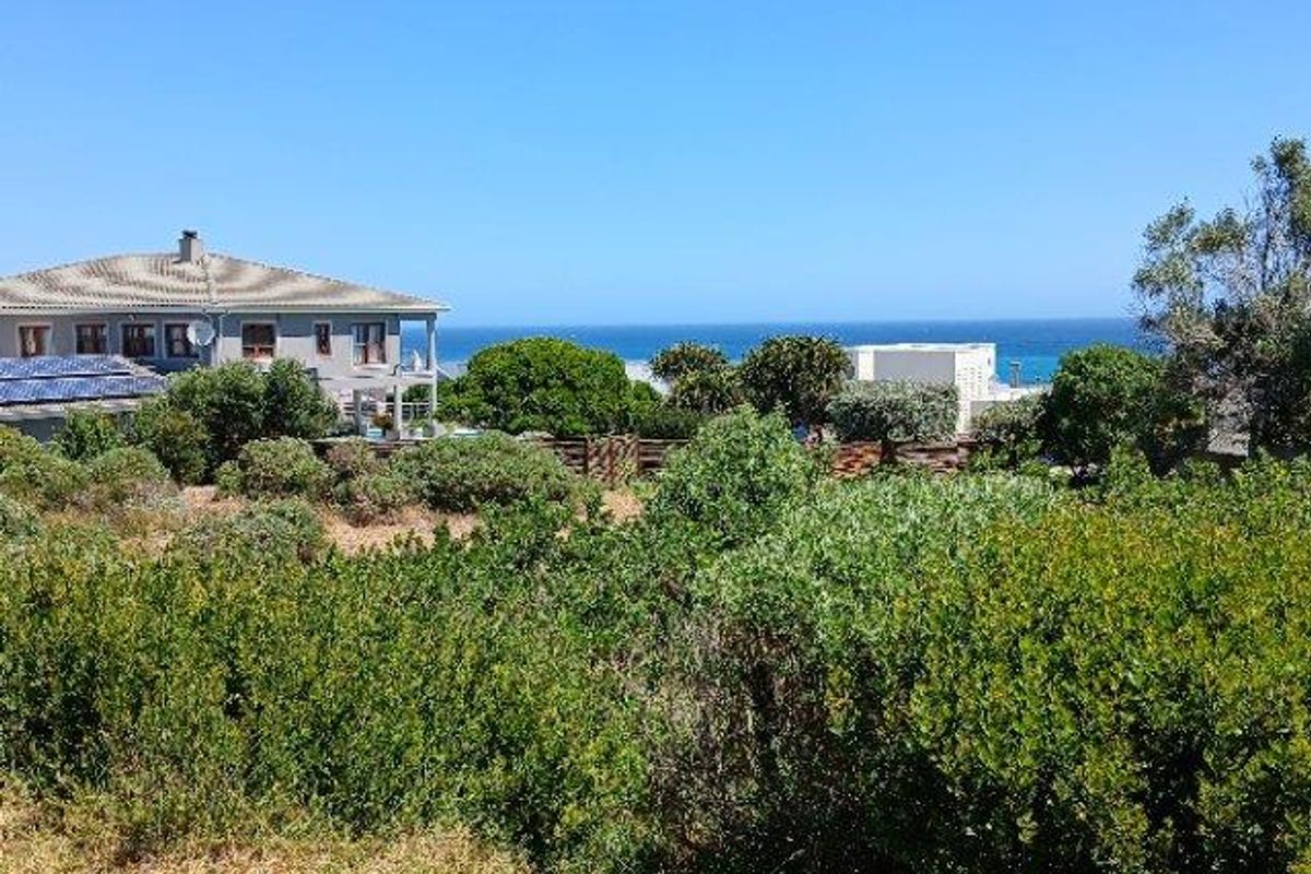 REMINDS ME OF THE LYRICS OF A SONG BY PERRY COMO - Photo 3