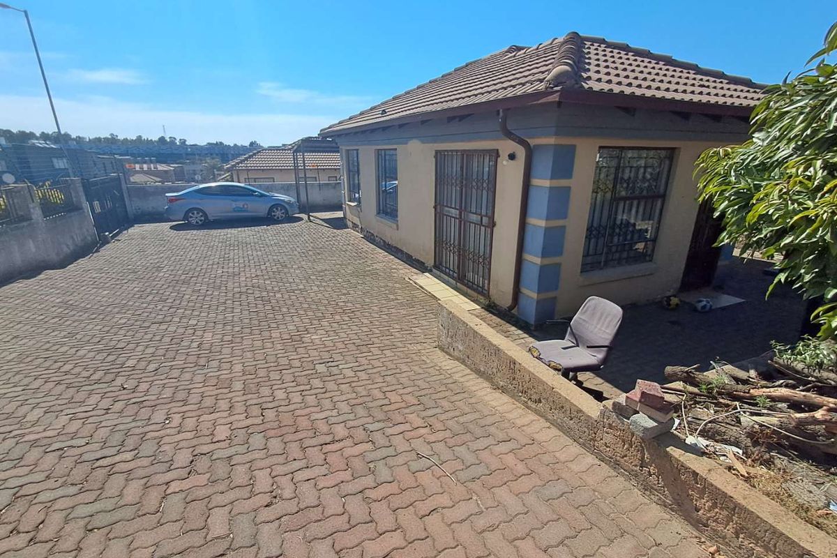 EXLUSIVE MANDATE IN OLIEVEN EXT 36 - Photo 2