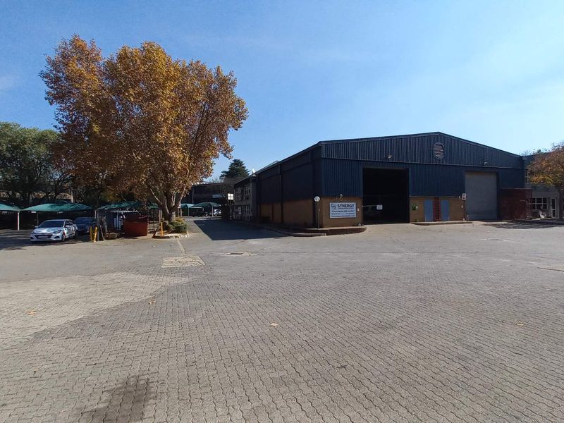 1,008m2 Industrial Warehouse To Let in Isando Business Park | Isando - Photo 2