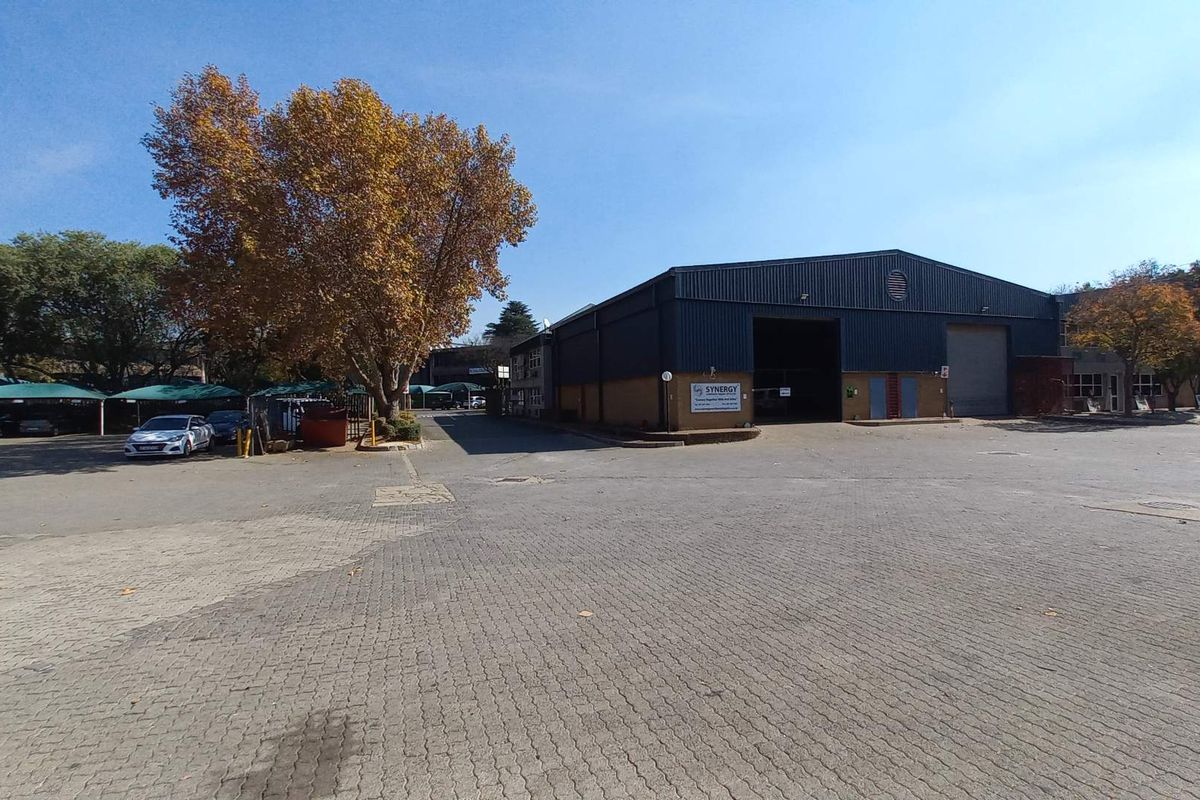 1,008m2 Industrial Warehouse To Let in Isando Business Park | Isando - Photo 2
