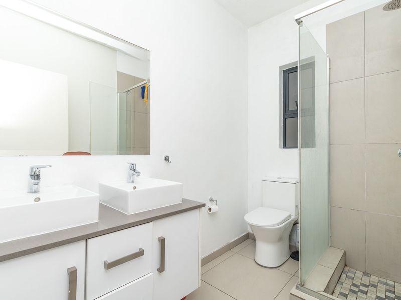 A SPACIOUS APARTMENT IN ISABEL ESTATE AWAITS YOU - Photo 8