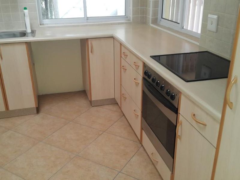 FOR SALE : SPACIOUS 8-BEDROOM HOME IN SWAKOPMUND CENTRAL - Photo 4