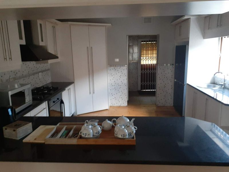 🌟 Luxurious 5-Bedroom Family Home with Flatlet to Rent – Space, Comfort & Elegance 🌟 - Photo 9