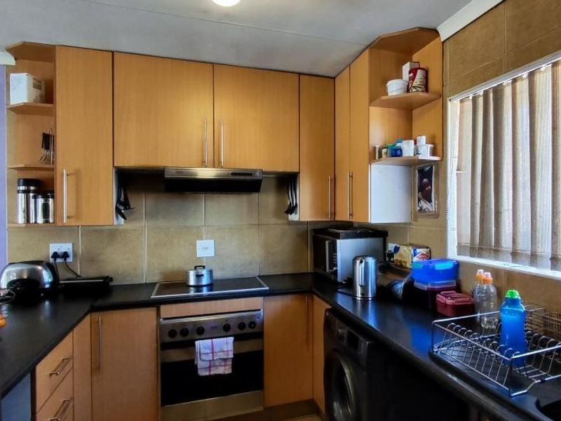 Simplex Townhouse for sale - Photo 6