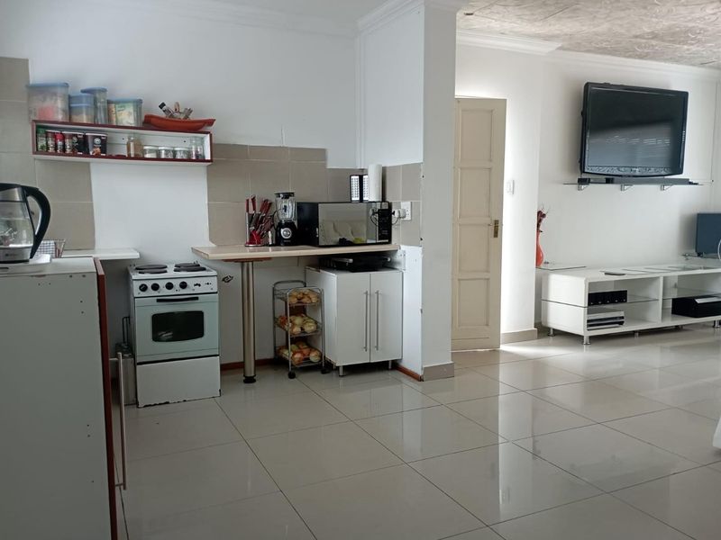 Grab this beautiful house - Photo 3