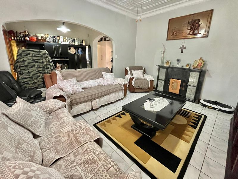 Germiston South Treasure: Classic Charm Meets Modern Living - Photo 4