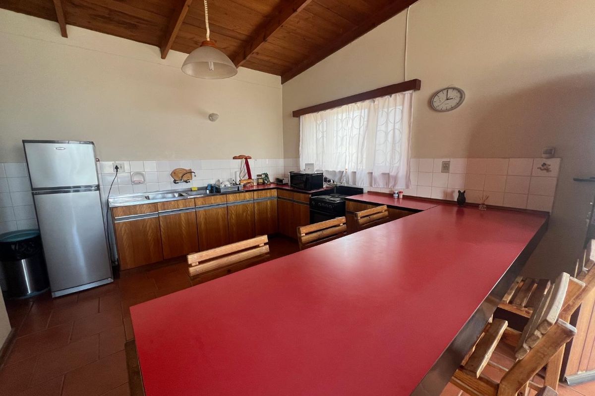 FOR SALE: 3 BEDROOM HOUSE WITH FLAT FOR SALE IN VINETA, SWAKOPMUND, NAMIBIA - Photo 4