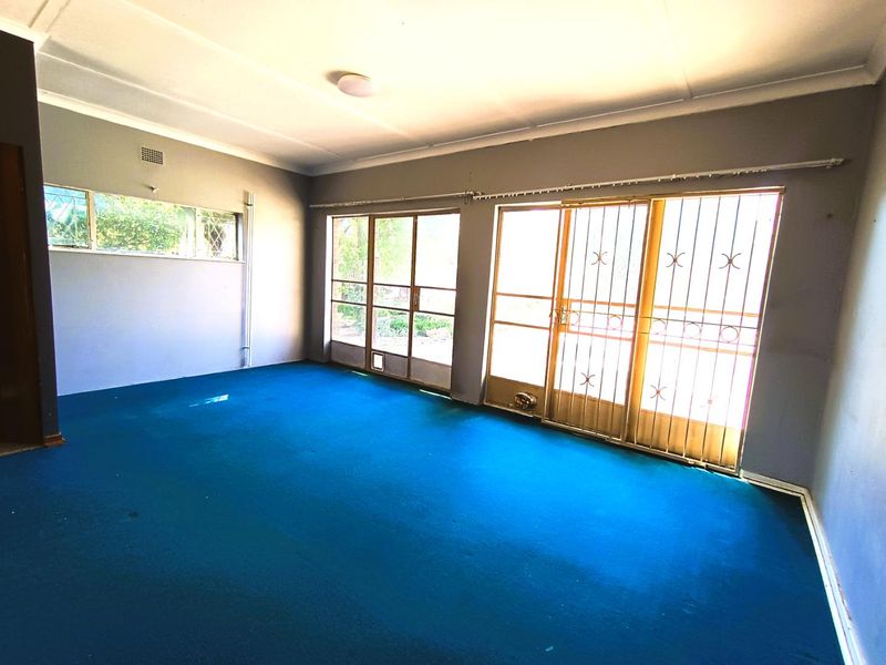 Prime Investment Opportunity – Corner Stand Gem Near UFS - Photo 5
