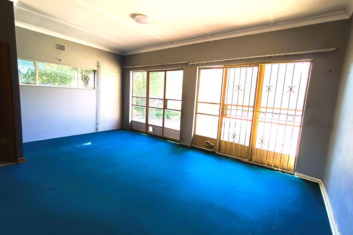 Prime Investment Opportunity – Corner Stand Gem Near UFS - Photo 5