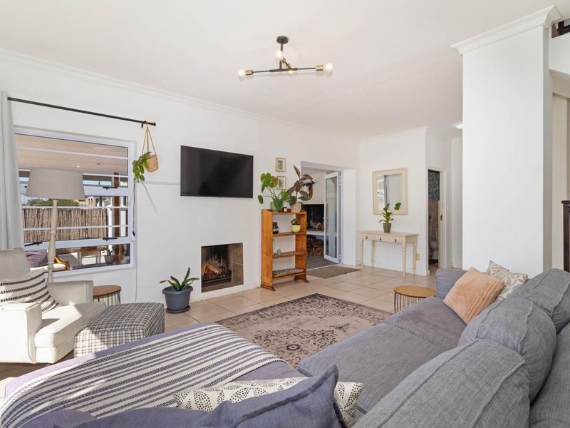 4 Bedroom Home in Arena North, Royal Ascot Estate - Photo 10