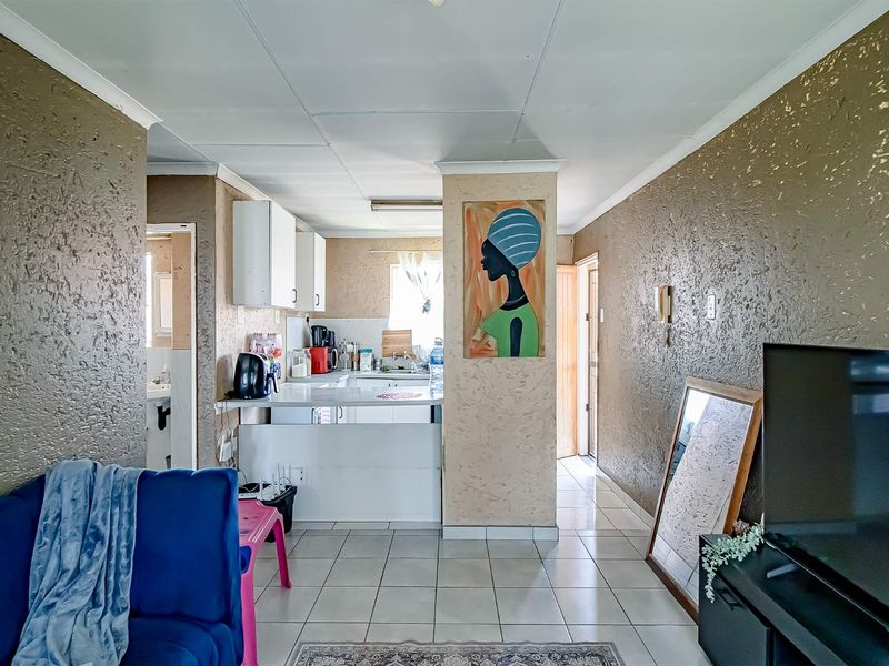 Top Floor Unit For Rental - Photo 9