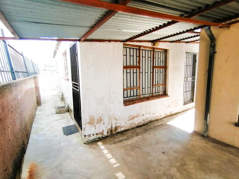 Charming 2-Bedroom Home – Ideal for Investors - Photo 8