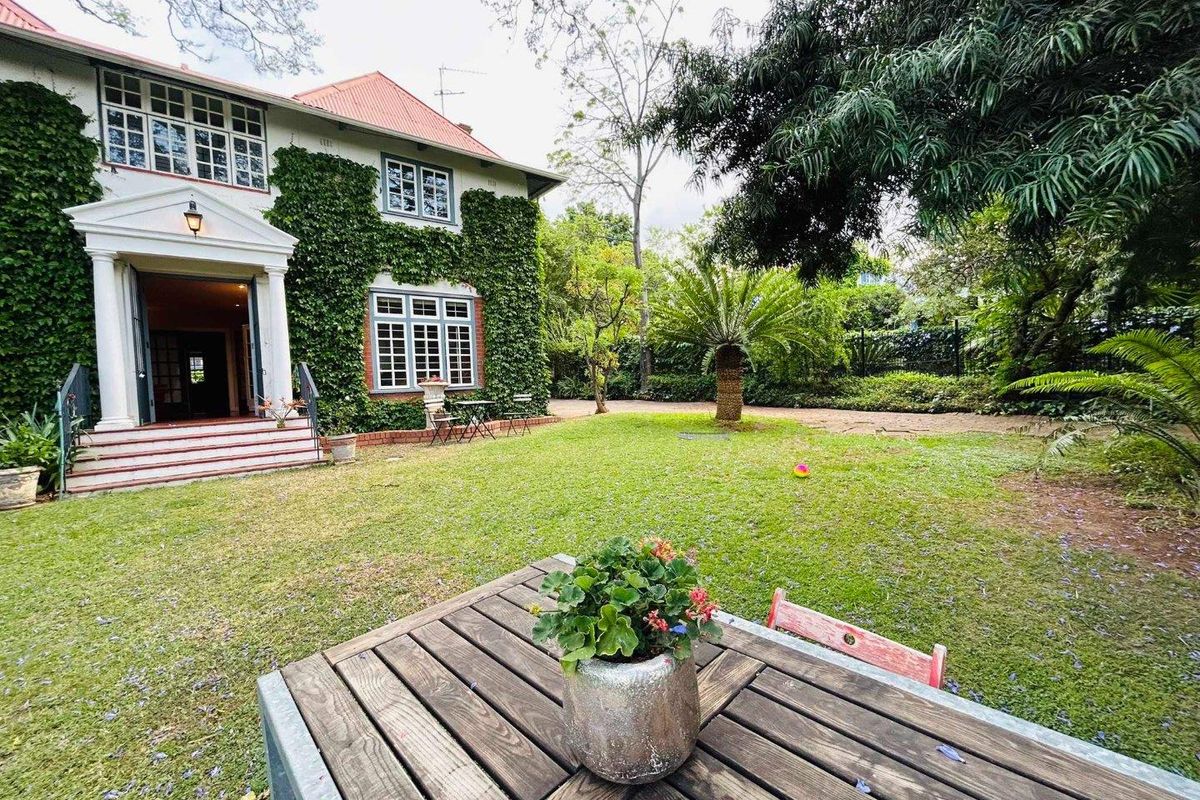 EXTRAORDINARY PROPERTY IN A SOUGHT AFTER BOOMED OFF AREA - Photo 5