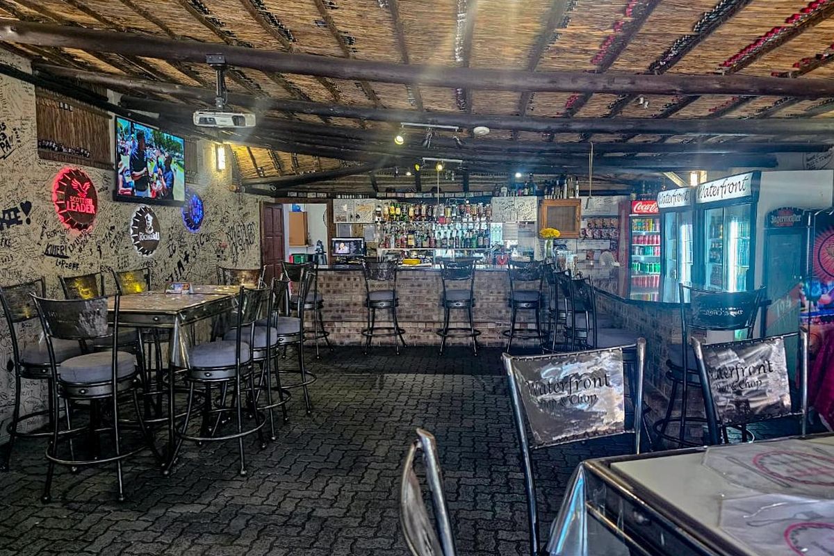 Going concern Accommodation Restaurant Pub and Liquor Store - Photo 5