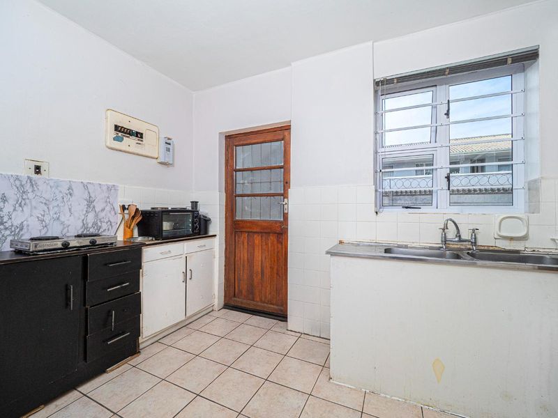 A Generous Space Ready for Your Personal Touch - Photo 7