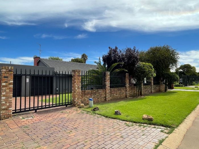 Property #2186786, House Rental Monthly in Cresslawn