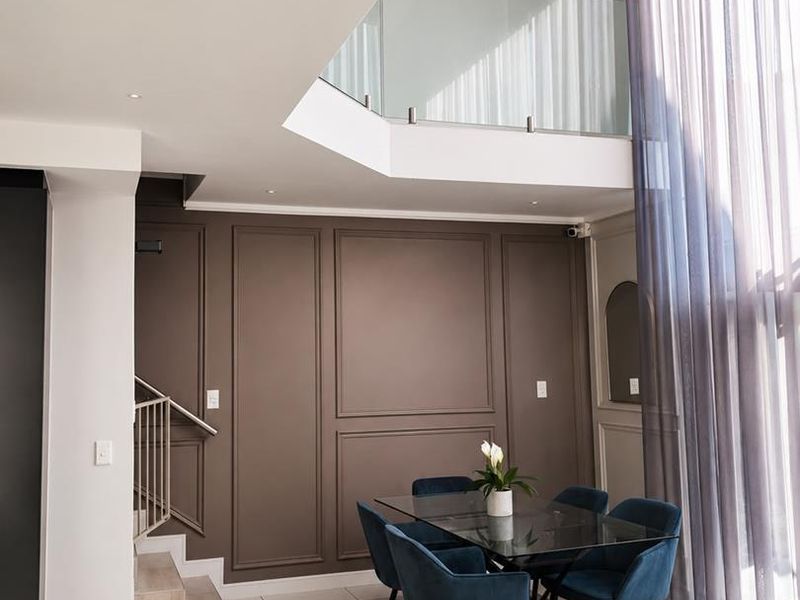 Modern Prestige Living in the Heart of Bryanston West - Photo 2