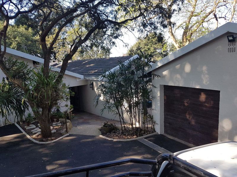 Modern Luxury & Peace of Mind in Prestigious Cowies Hill Estate - Photo 1
